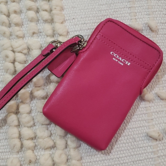 Coach pink leather wristlet EUC - Picture 1 of 4